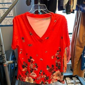 Red Vneck top women L
